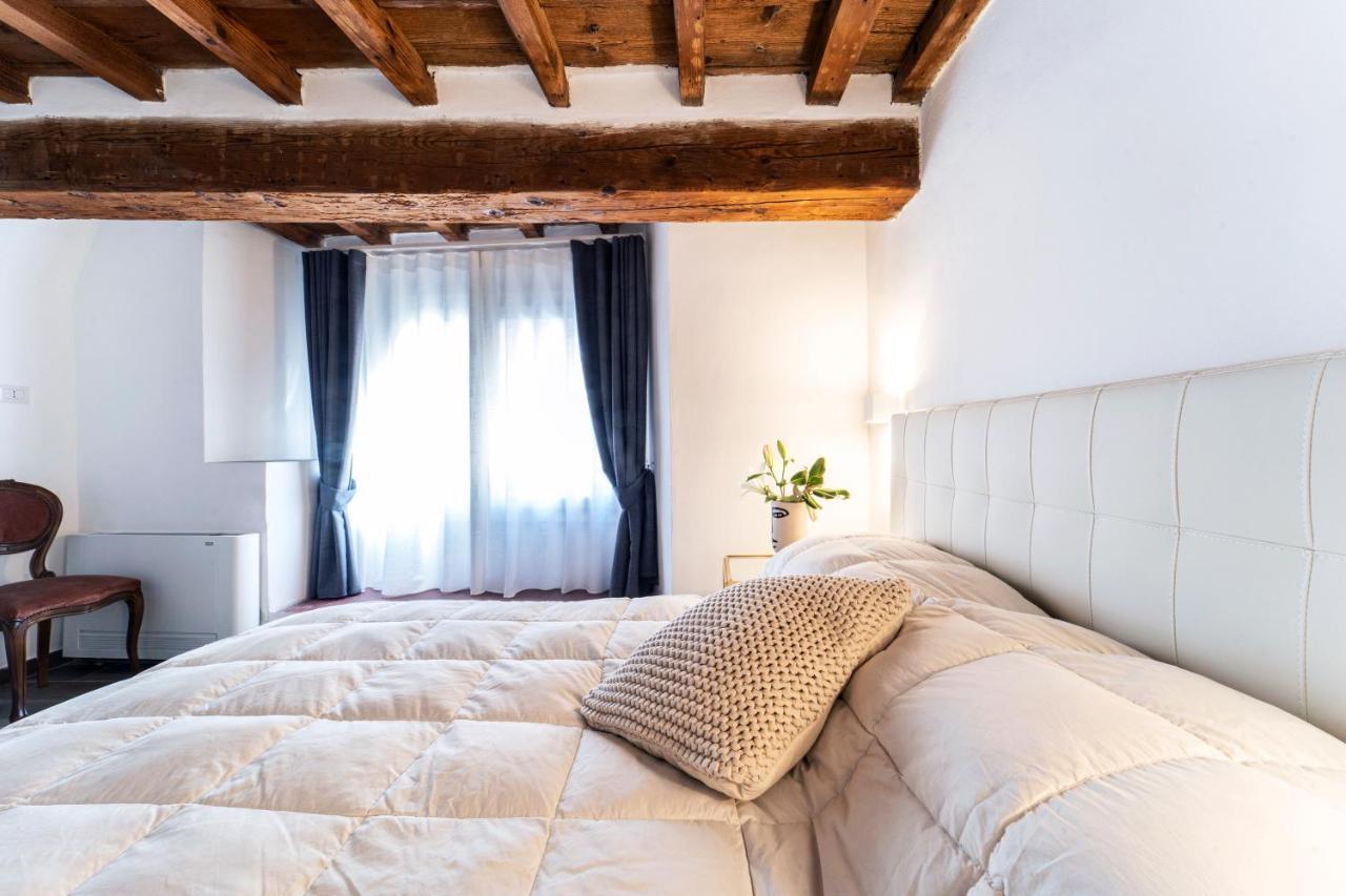Palazzovilla Historic Building Luxury Suite Florencia Exterior foto