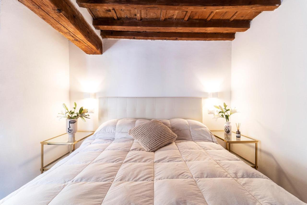 Palazzovilla Historic Building Luxury Suite Florencia Exterior foto