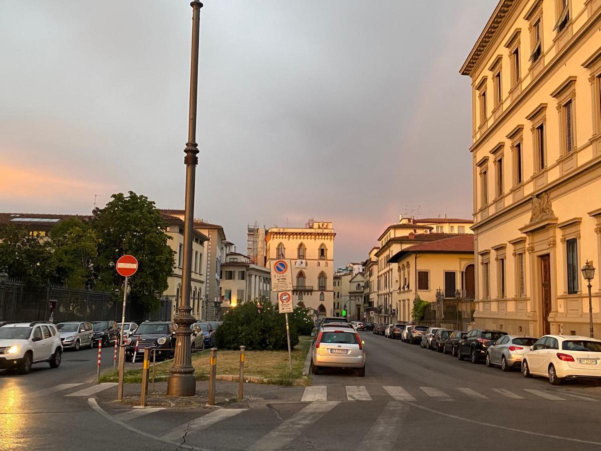 Palazzovilla Historic Building Luxury Suite Florencia Exterior foto